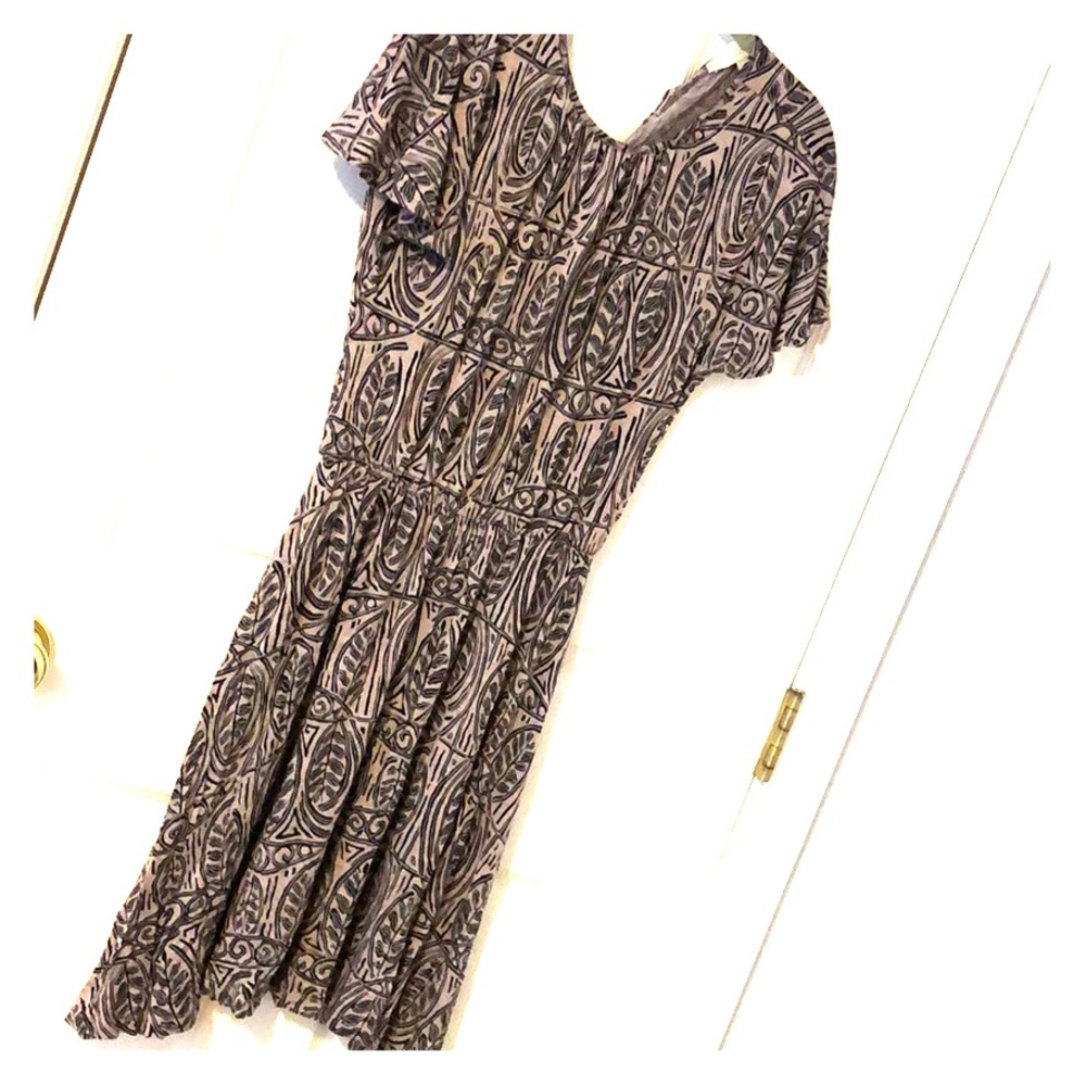 LOFT Short Sleeve Dress EUC Leaf Print